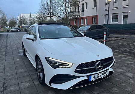 Mercedes-Benz CLA 200 Shooting Brake CLA 200d AMGPremium,Pano,Keyless,Kamera,Garantie
