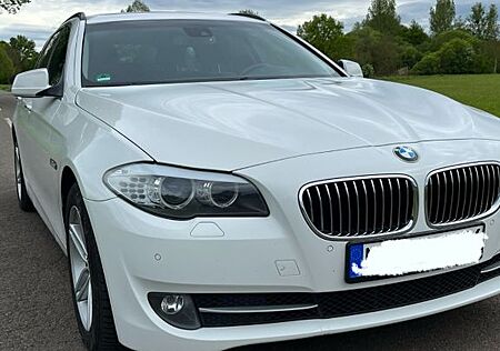 BMW 523i Touring -