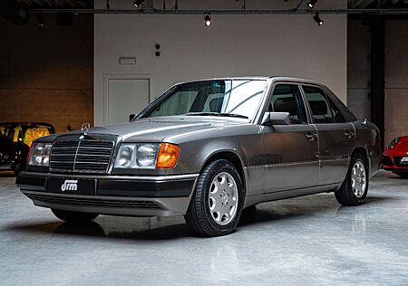 Mercedes-Benz E 400 - V8 - W124 - Elegance