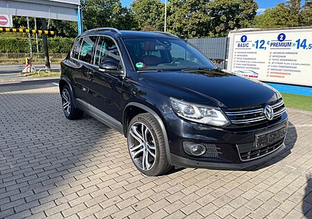 VW Tiguan Volkswagen Exclusive BMT 4Motion*Navi*LEDER*Panorama