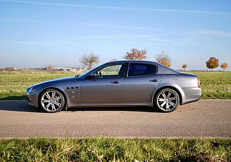Maserati Quattroporte Sport GTS - 109DB, HU NEU
