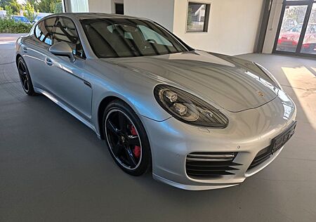 Porsche Panamera GTS