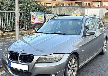 BMW 320 Diesel Baujahr 2009 Unfallwagen (vor