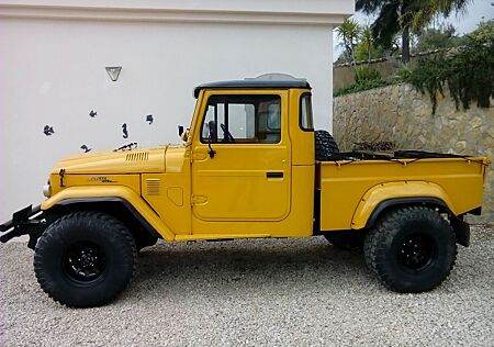 Toyota Land Cruiser BJ 45 PickUp 1981