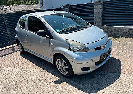 Toyota Aygo (X) Aygo AYGO Basis TÜV NEU! 2 HAND! KLIMA! S-HEFT!