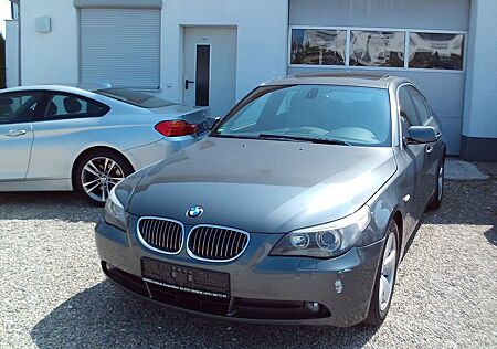 BMW 523i *Auto.Getriebe* NAVI/SSD/ALU/PDC/LEDER/AHK*