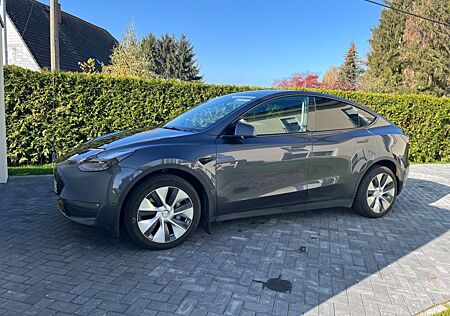 Tesla Model Y Long Range Allradantrieb mit Dual...