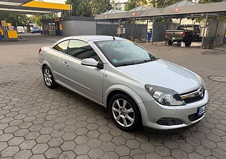Opel Astra 1.6 ECOTEC Cosmo 85kW Cosmo
