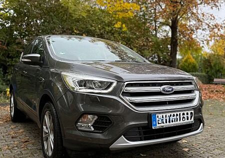 Ford Kuga 1,5EcoBoost 4x4 Titanium Automatik Garantie