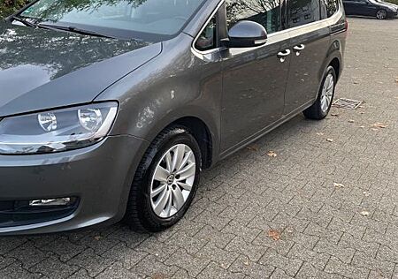 VW Sharan Volkswagen 2.0 TDI SCR DSG Comfortline