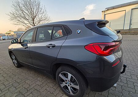 BMW X2 sDrive18d Advantage LED RFK Navi RTTI AHK