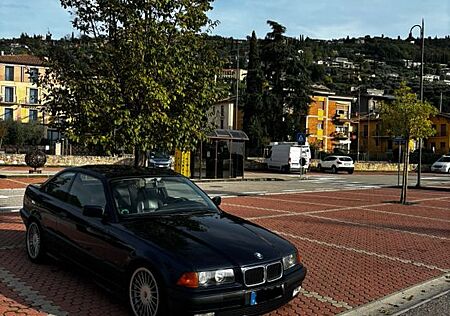 BMW 320i Coupe