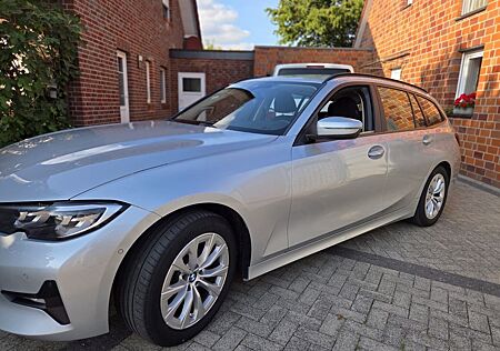BMW 320d xDrive Touring Advantage Automatic Adva...