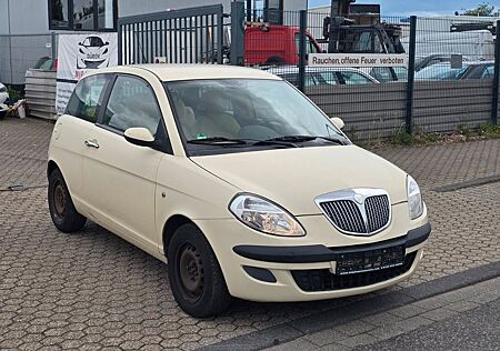 Lancia Ypsilon 1.2 8V Argento/KLIMA/TÜV BIS 05.2026