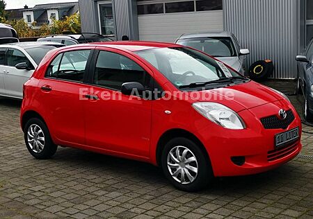 Toyota Yaris Basis 1.0 4 türig / Gepflegt / 1.Hand