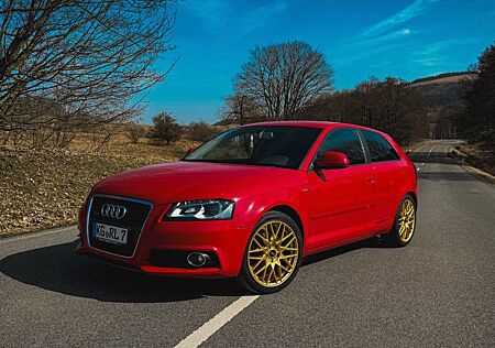 Audi A3 1.8 TFSI Quattro S-Line TÜV, AHK,Standheizung