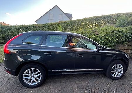 Volvo XC 60 XC60 D4 AWD *PANO*RFK*XE*NAVI*LEDER*2.HAND*