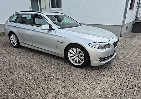 BMW 530d Touring A -