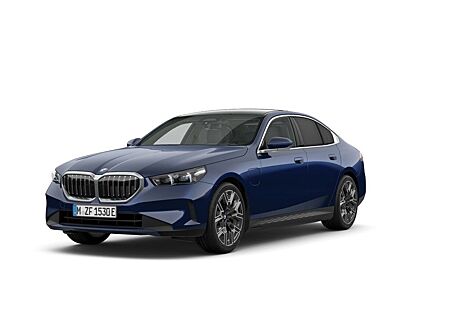 BMW 550 e Limousine M-Sport B&W Panorama Sitzbelüftu
