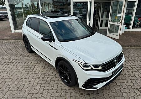 VW Tiguan Volkswagen R-Line Kamera, Pano, ACC