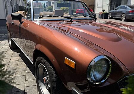 Fiat 124 Spider CS2