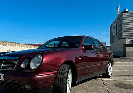 Mercedes-Benz E 230 CLASSIC Classic