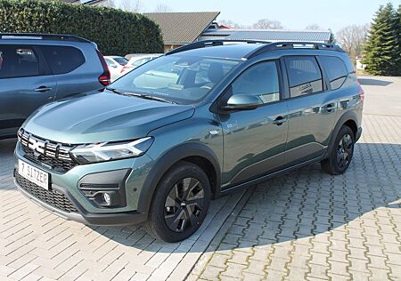 Dacia Jogger Expression 7Sitzer in Grün oder Grau