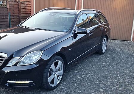 Mercedes-Benz E 300 CDI T BlueEFFICIENCY -