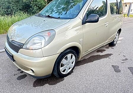 Toyota Yaris 1.3 -