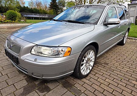 Volvo V70 EDITION SPORT 2.4D 1.Hd Leder Xenon AHK CD