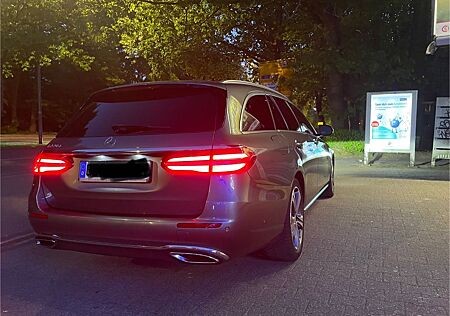 Mercedes-Benz E 220 E 220d T AVANTGARDE Autom. AVANTGARDE