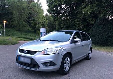 Ford Focus 1,4 Ambiente Turnier Ambiente