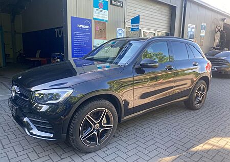 Mercedes-Benz GLC 300 de 4Matic / AMG LINE / Night-Paket / PAN