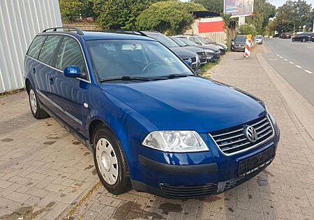 VW Passat Variant Volkswagen Basis, AHK, Klimaaut.,TÜV 03.2026