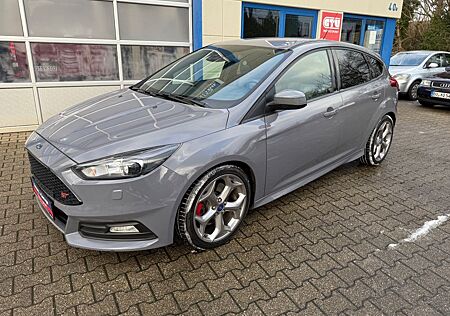 Ford Focus Lim. ST Bi Xenon Navi 1 Hand