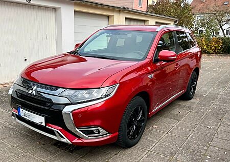 Mitsubishi Outlander 2.4 MIVEC PLUG-IN HYBRID 4WD Plus