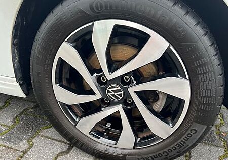 VW e-up! Volkswagen e-up! Active CCS Anschluss / 8 fach bereift