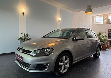 VW Golf Volkswagen VII Lim. Highline DSG*Xenon*Navi*Massage*