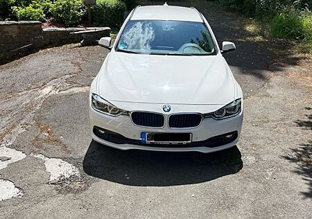 BMW 318d Touring Advantage Advantage