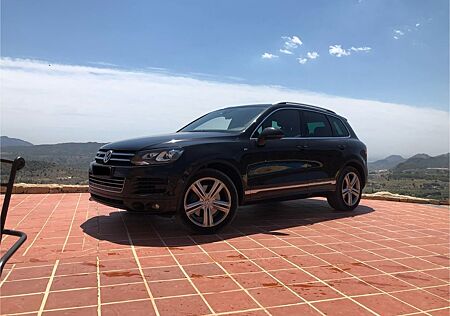 VW Touareg Volkswagen 4.2 V8 TDI R-Line+*AHK*Pano*360*ACC*LANE