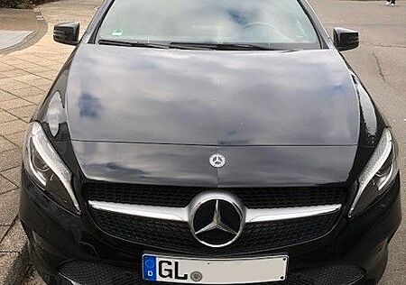 Mercedes-Benz A 200 gebraucht kaufen Mercedes-Benz A 200 d 4MATIC DCT -