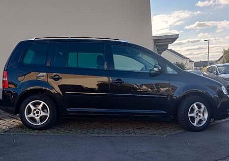 VW Touran Volkswagen 2.0 TDI Highline Highline