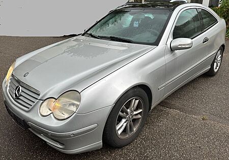 Mercedes-Benz C 200 CDI / PANO / TEMPOMAT / KLIMA / PDC V+H