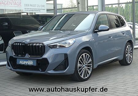 BMW iX1 xDrive30 M Sportpak.AHK*ACC°Sportsitz*behLLK