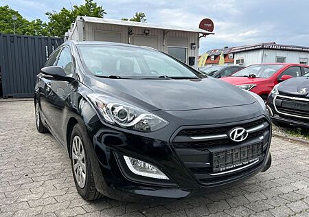 Hyundai i30 cw Blue 110 PS Euro6