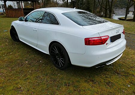 Audi S5 4.2 FSI quattro -