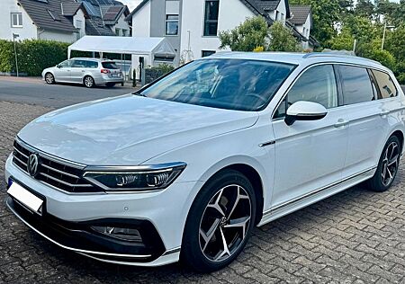 VW Passat Volkswagen 2.0 TDI SCR 140kW DSG R-Line Sportpaket