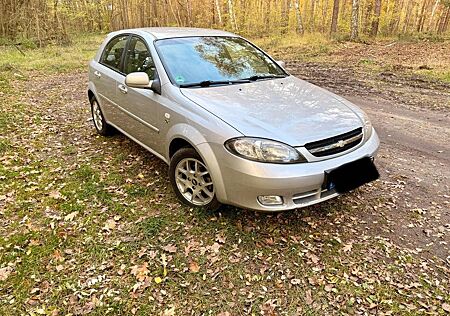 Chevrolet Lacetti TÜV Neu LPG Klimaautomatik usw.
