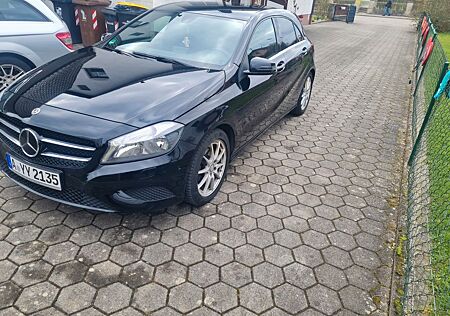Mercedes-Benz A 180 -