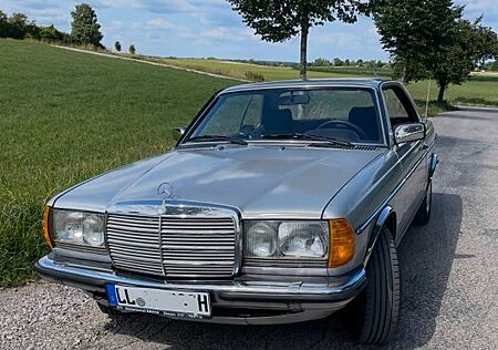 Mercedes-Benz CE 230 w123 230CE Coupe Oldtimer H-Zulassung Tüv Neu